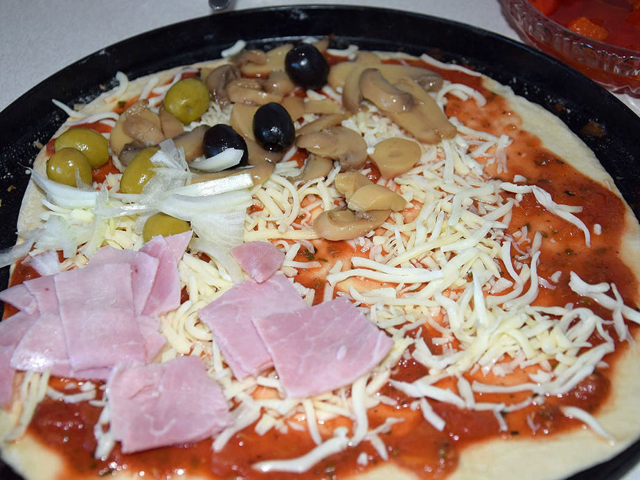 Gemeinde dankt den Sternsingern mit einem Pizzabacken 